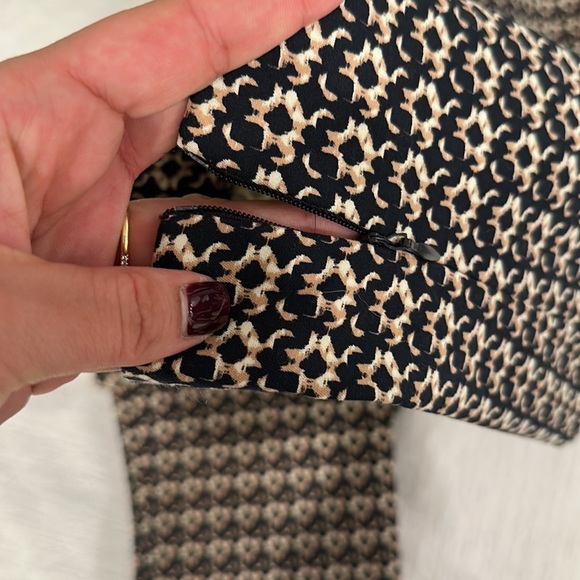 Black and beige printed ankle pants - Picture 5 of 5